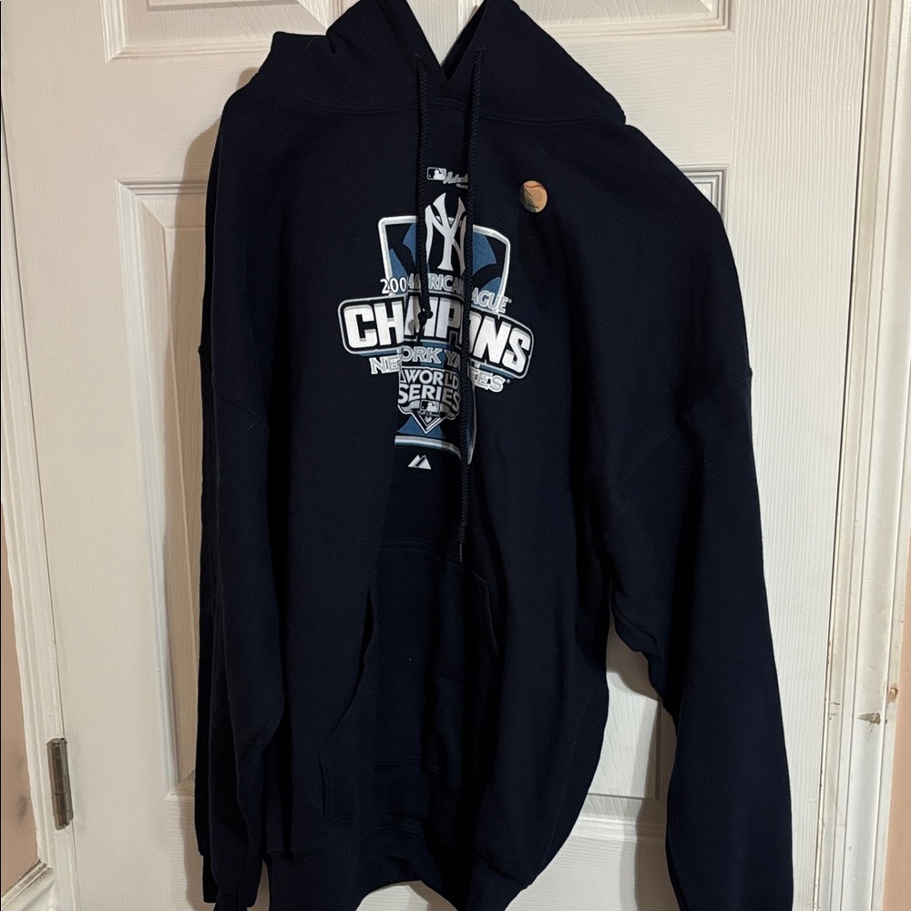 Vintage navy blue New York Yankees 2009 World Series Champions hoodie
